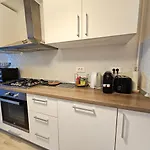Central District Cuza 99 Apartment